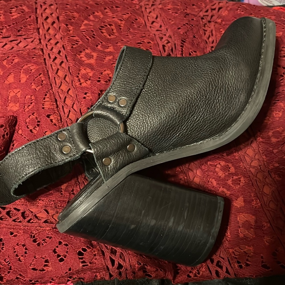 Urban Outfitters Ecote Black Moto Clog Heels Size 9